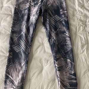 Women's Small Calvin Klein Performance Capri Leggings